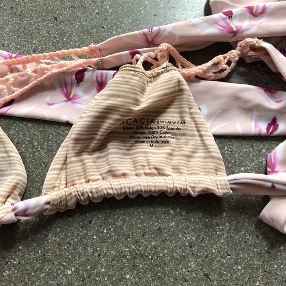 🦋RARE🦋 Acacia Bikini Set - Picture 2 of 4